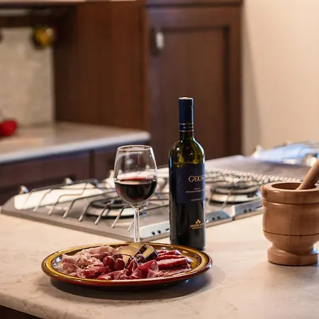 Willa Adele - Historic Dimora With Pool & Sea View